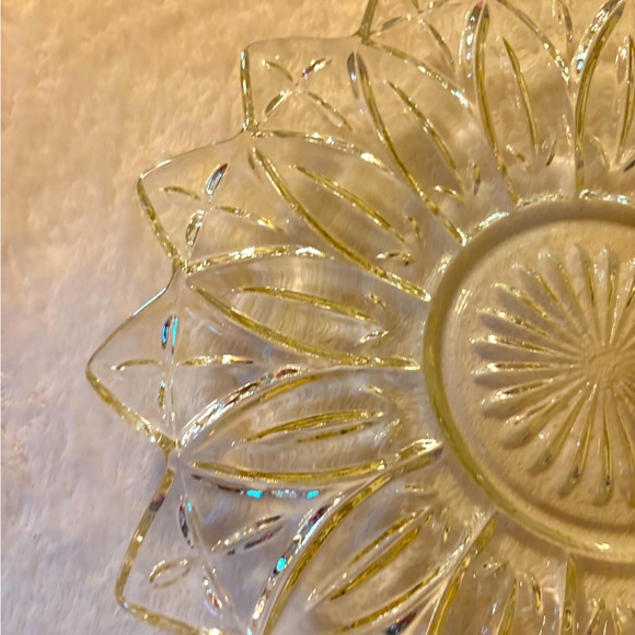 Vintage Federal Glass Serving Plate Flower Petal Design Starburst 12 inches - Picture 4 of 11